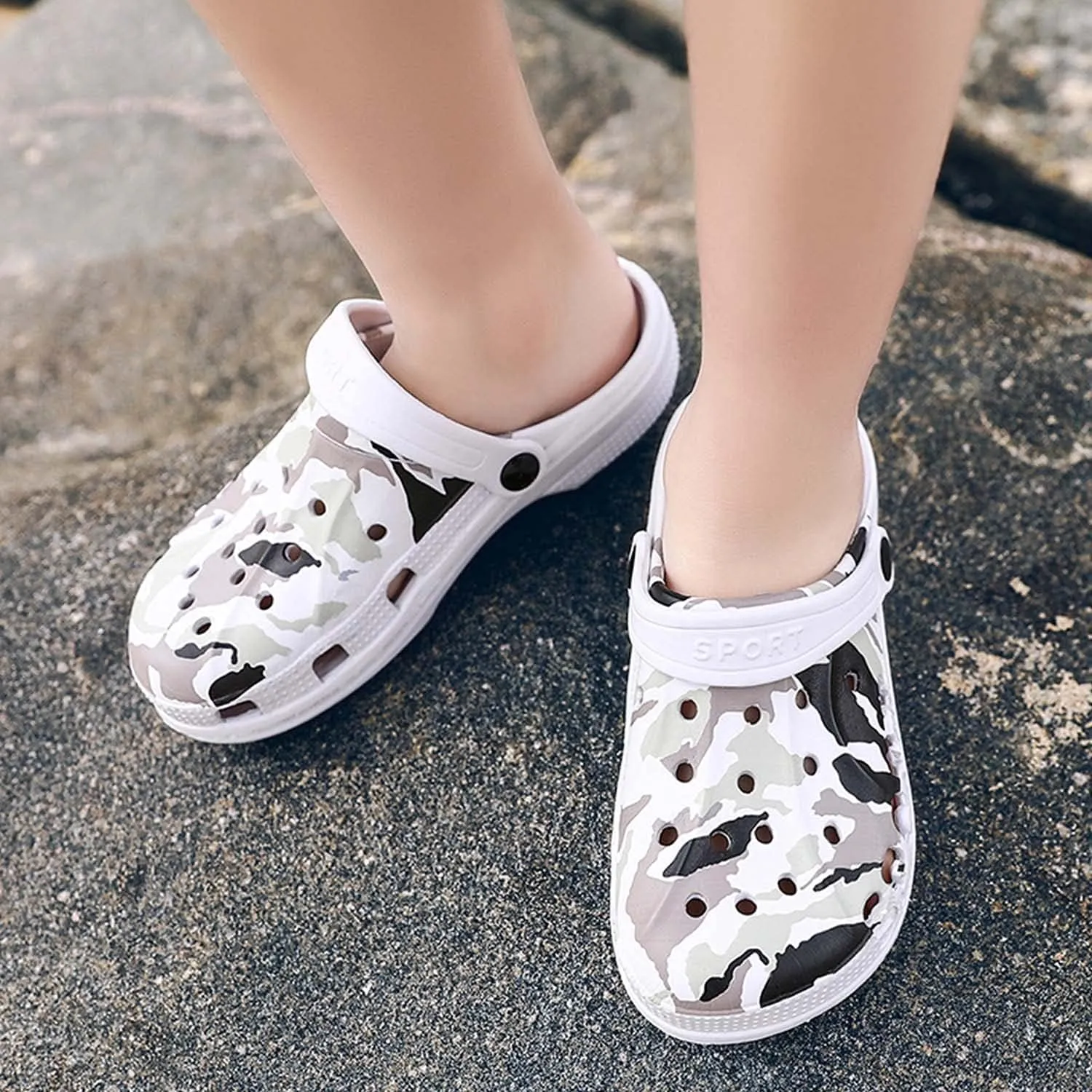 CERYTHRINA Boy's Camouflage Garden Clog Rubber Indoor Outdoor Mules Non Slip Sandals Big Kids Water Shoes