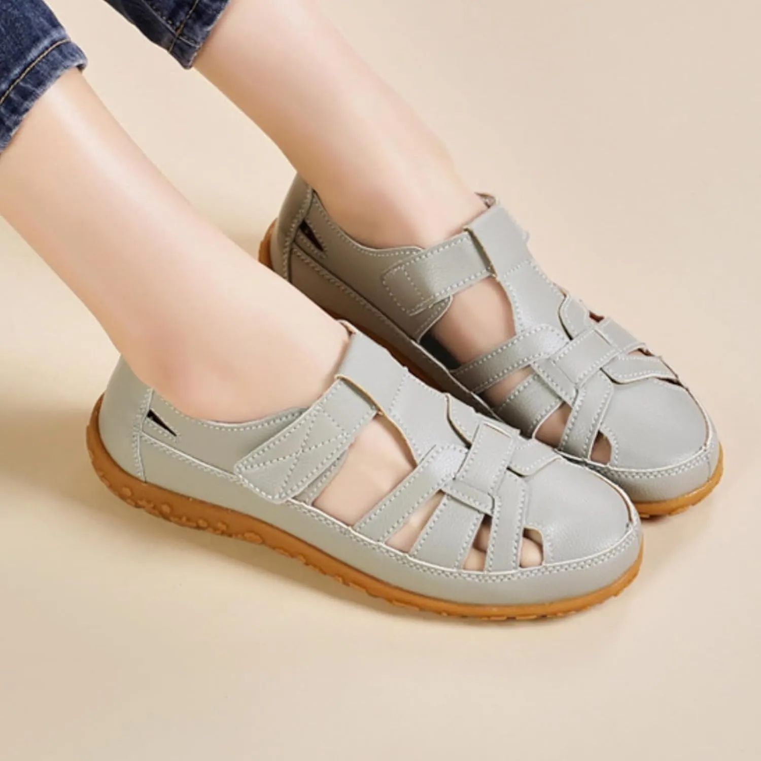 Comfortable Closed Toe Summer Dresses Sandals for Women 2025 Cutout Hollow Out Soft Sole Slip On Loafers with Hook and Loop Fisherman Breathable Outdoor Walking Flat Sandals Fashion Casual Shoes