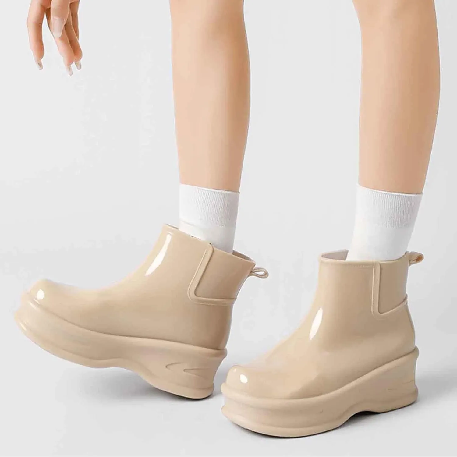 Durable Women's Rain Shoes Thick Sole Footwear Rainy Days Perfect Outdoor Activities Stylish and Rain Boots with Dogs