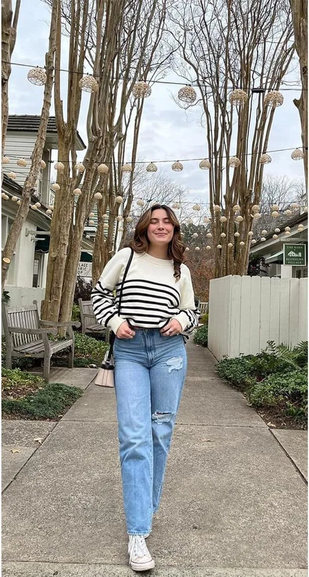 ETCYY Womens Sweaters Fall 2025 Batwing Long Sleeve Side Slit Knit Tops Crew Neck Striped Oversized Sweater Pullover