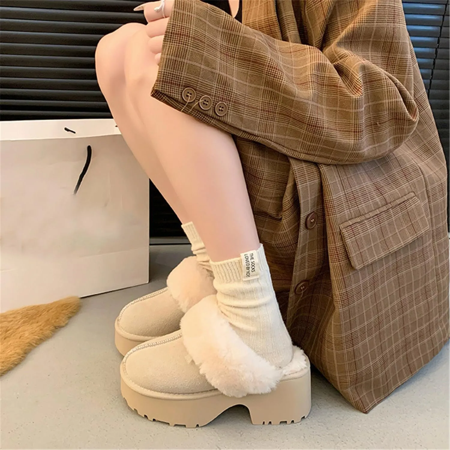 Fashion Platform Clogs for Women's Casual Outdoor Slip on Plush Lining Slippers Comfortable Outdoor Non Slip Women's Mules & Clogs
