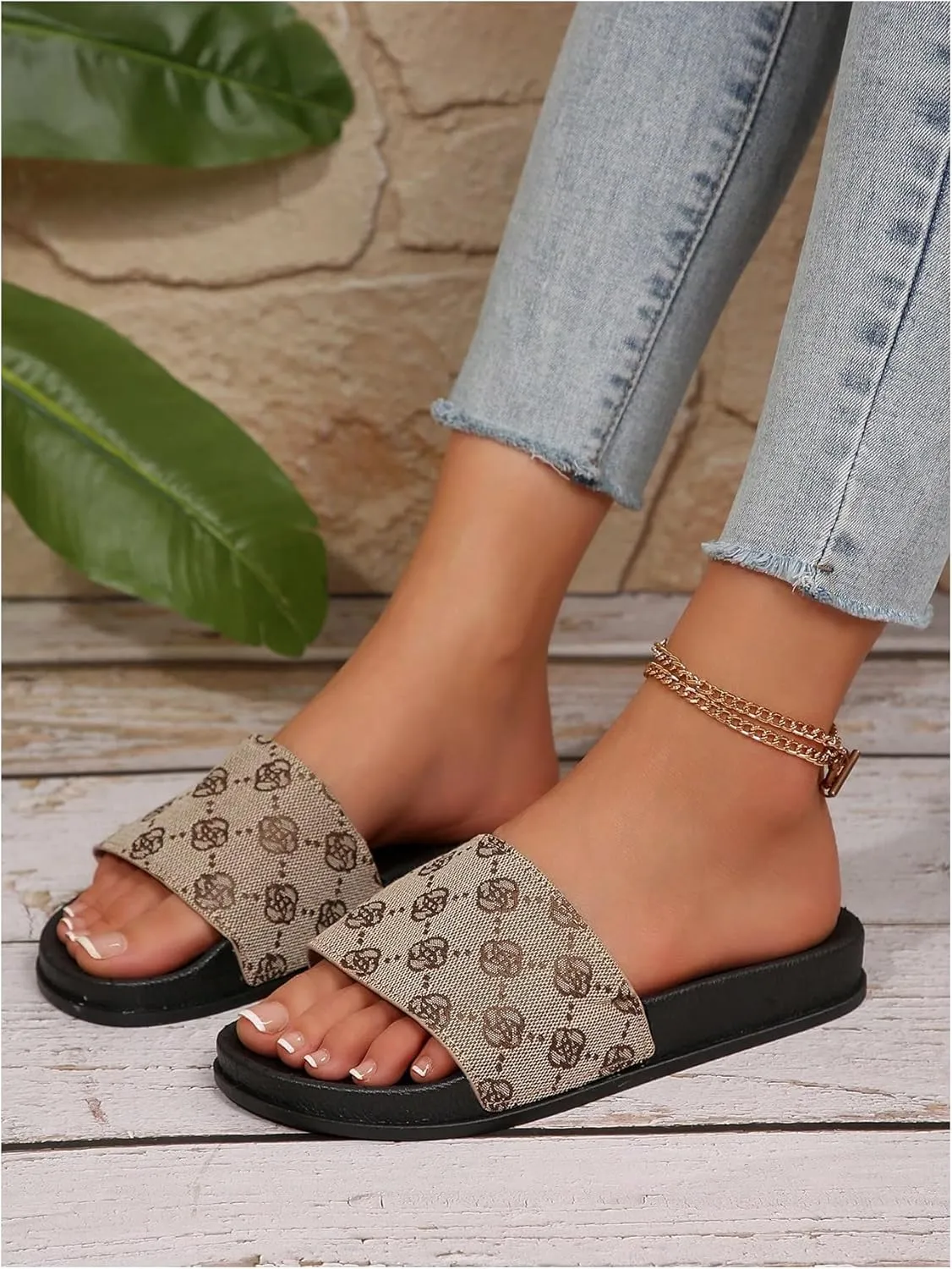 GORGLITTER Women's Floral Geo Print Flat Sandals Vintage Graphic Open Toe Summer Slide Sandals