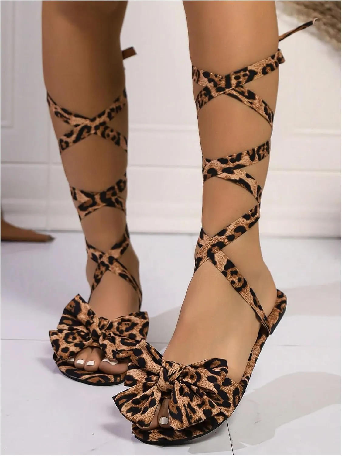 GORGLITTER Women's Lace Up Gladiator Sandals Ruffle Trim Strappy Flat Sandals Casual Tie Up Ankle Strap Sandals