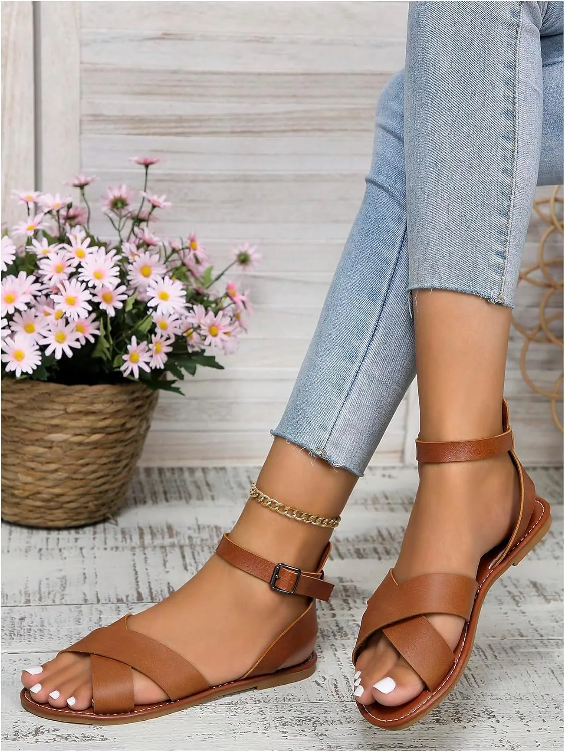 GORGLITTER Women's Strappy Open Toe Ankle Straps Sandal Dressy 2025 Leather Gladiator Vacation Summer Sandals