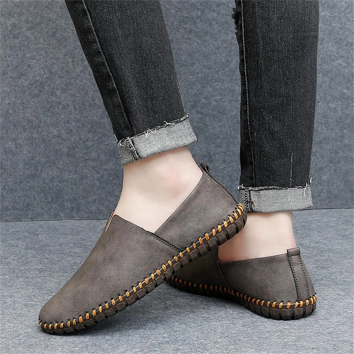 Men Leather Handmade Loafer Shoes Slip On Soft Fashion Round Toe Flats Non-Slip Walking Driving Shoes for Men