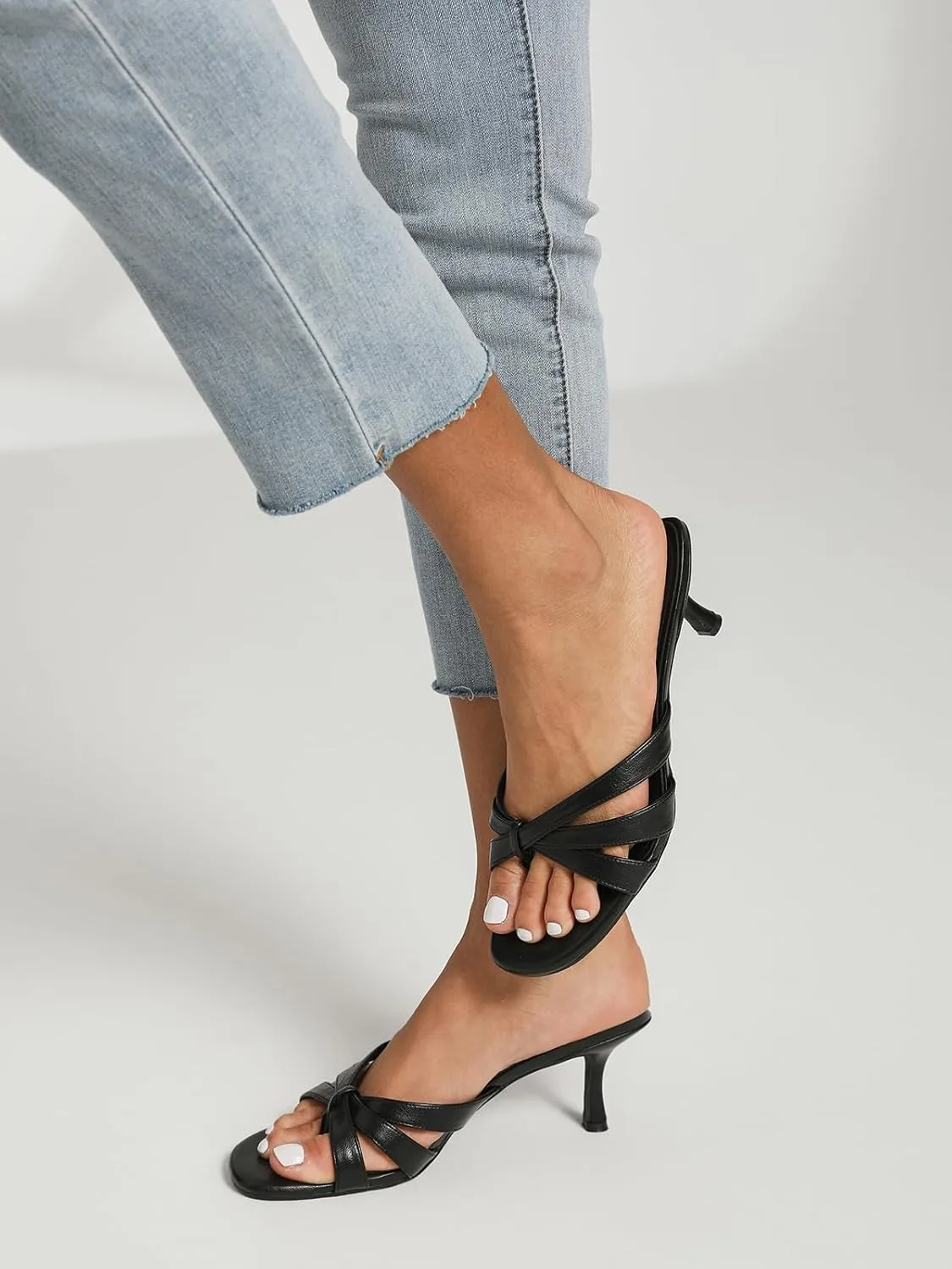 Mostrin Strappy Kitten Heels for Women Round Open Toe Flip Flops Slip On Mules Heels Fashion Thong Heeled Sandals for Party Wedding Holiday