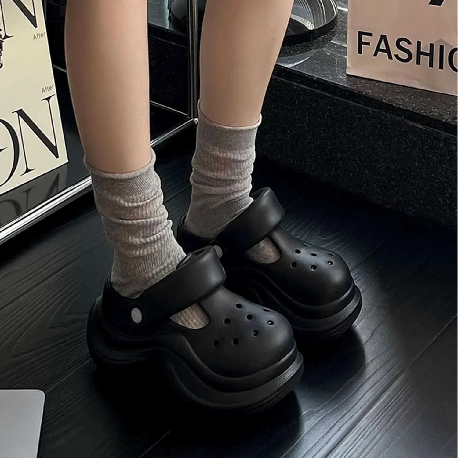 Solaud Women's Platform Clogs Cute Accessories Thick Bottom High Platform Clog Sandals Comfortable Non-Slip Garden Outdoor Beach Clogs