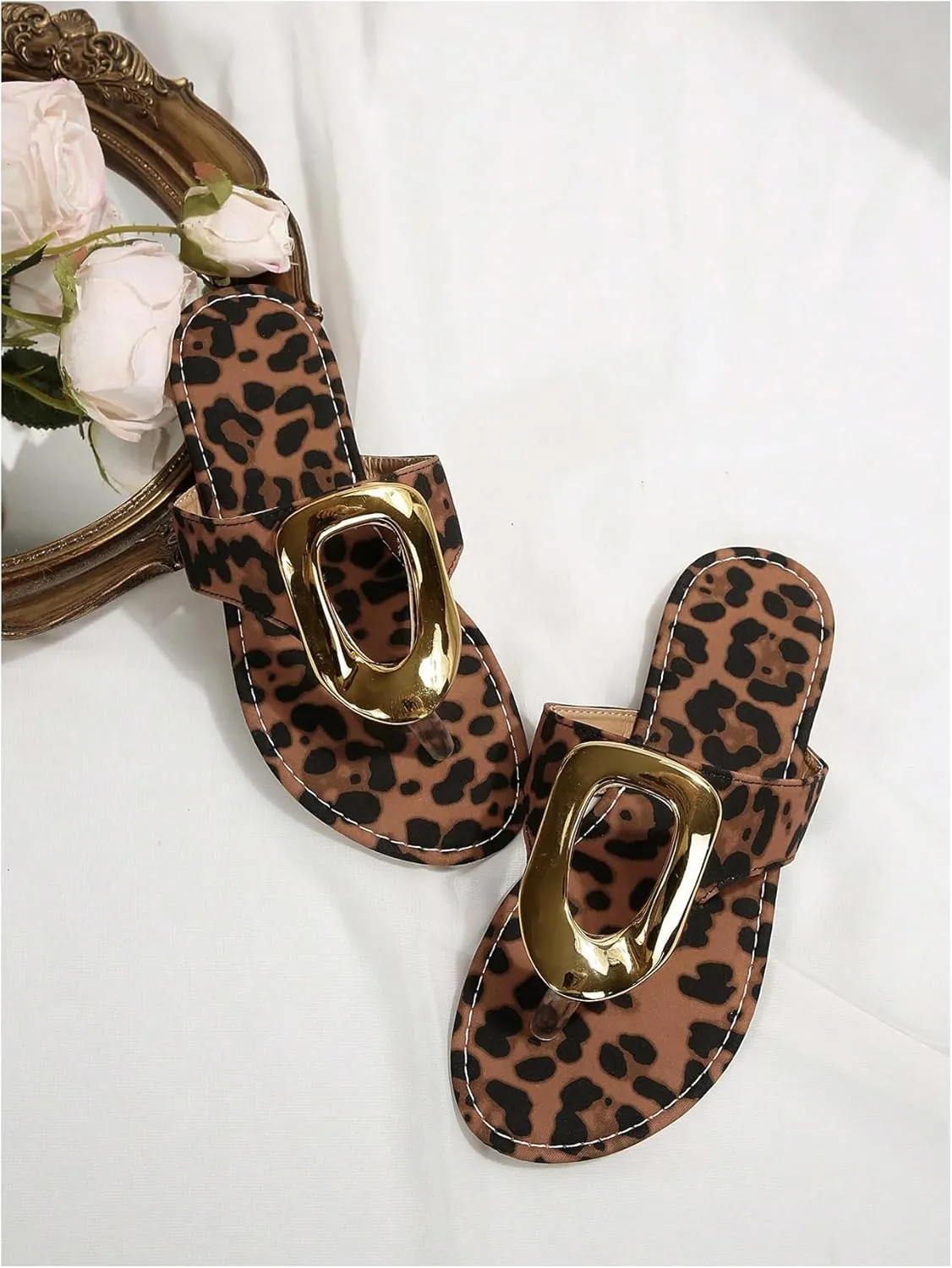 Verdusa Women's Leopard Print Flip Flops Flat Sandals Casual Summer Thong Sandals