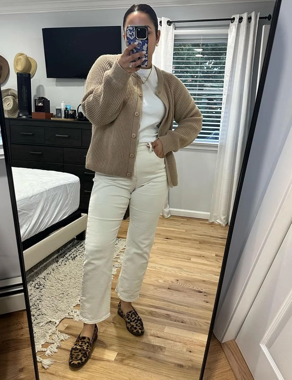 Watashi Women's Casual Long Sleeve Cardigan Round Neck Solid Color Sweater
