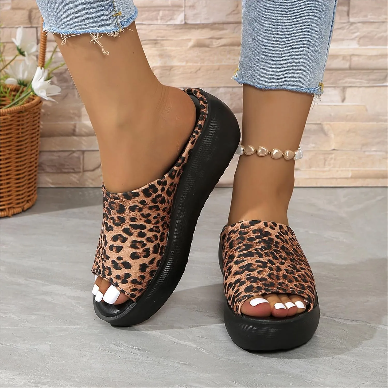 Women's Fish Mouth Platform Slippers Summer Ladies Slip on Round Toe Open Toe Mules Sandals Comfortable Orthotic Anti Slip Beach Flat Shoes