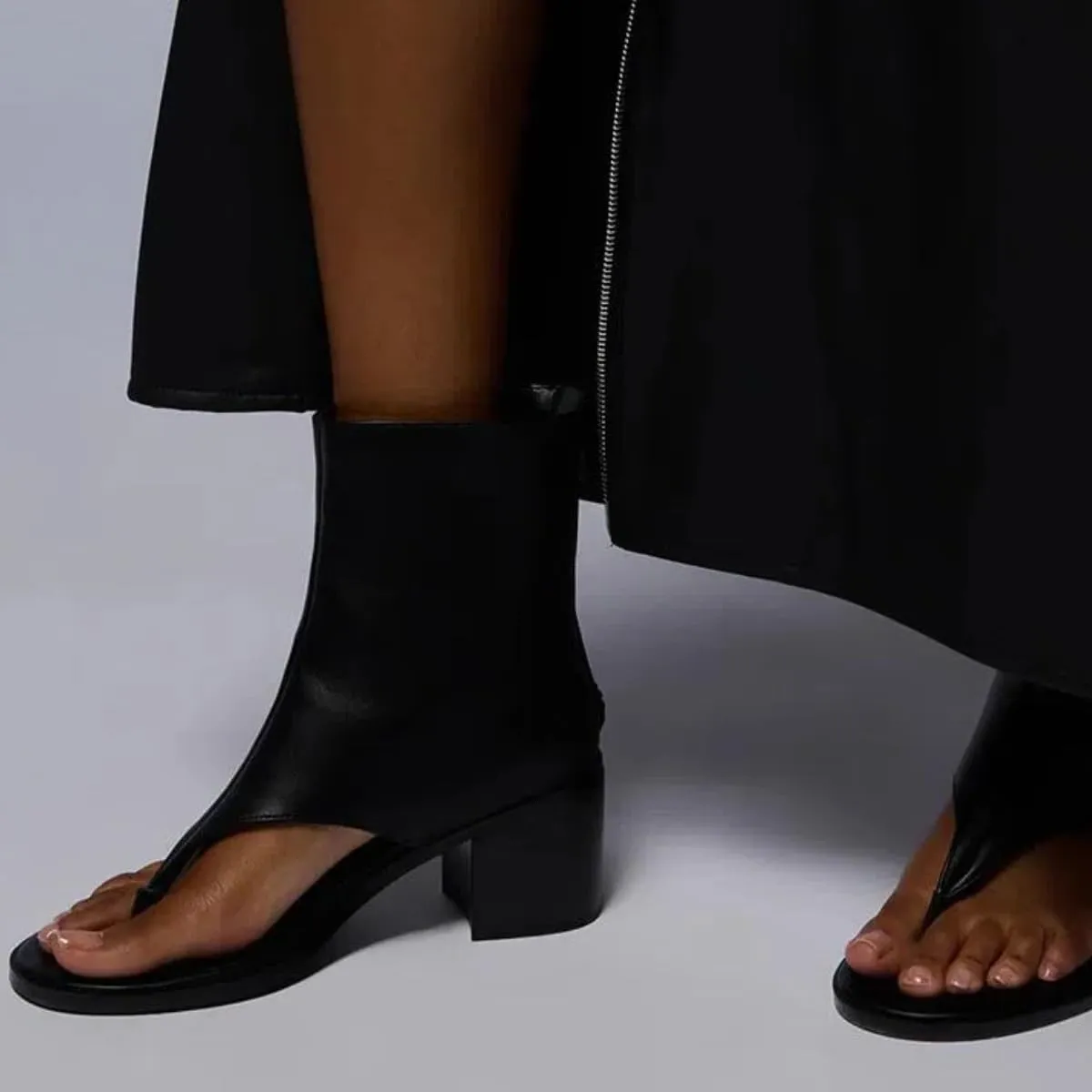 Women's Flip Flops Round Toe Sandal Boots Solid Color Back Zipper Block Heels