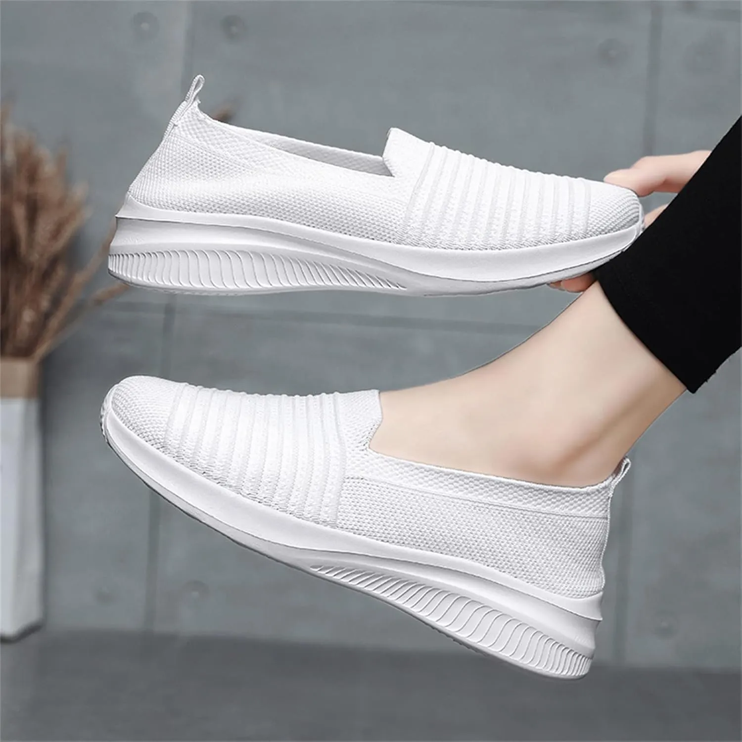 Women's Orthopedic Walking Shoes Slip On Breathable Sneakers Breathable Soft Sole Shoes 2024 New Mesh Sneakers