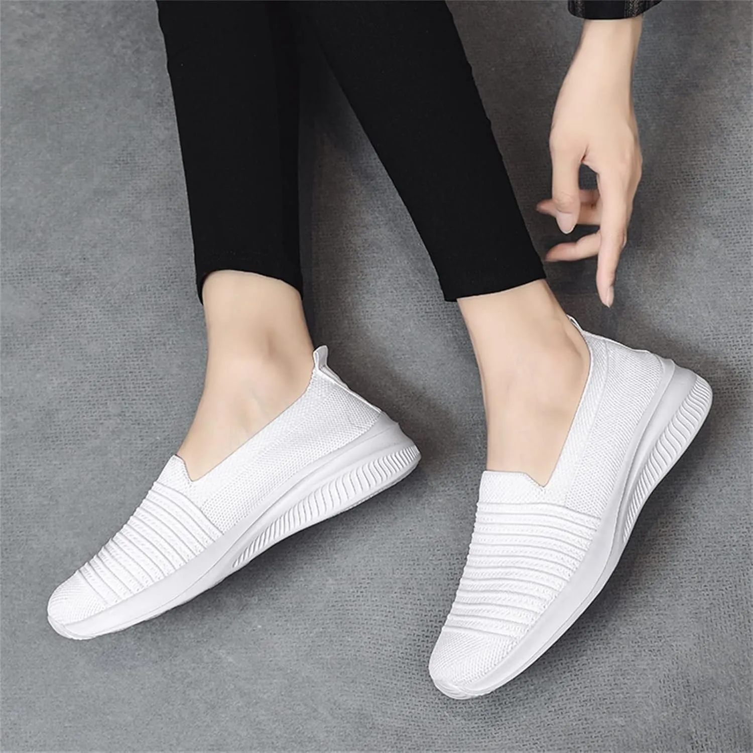 Women's Orthopedic Walking Shoes Slip On Breathable Sneakers Breathable Soft Sole Shoes 2024 New Mesh Sneakers
