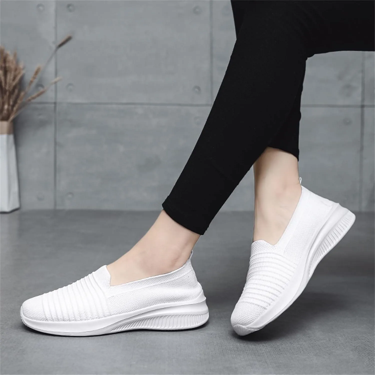 Women's Orthopedic Walking Shoes Slip On Breathable Sneakers Breathable Soft Sole Shoes 2024 New Mesh Sneakers