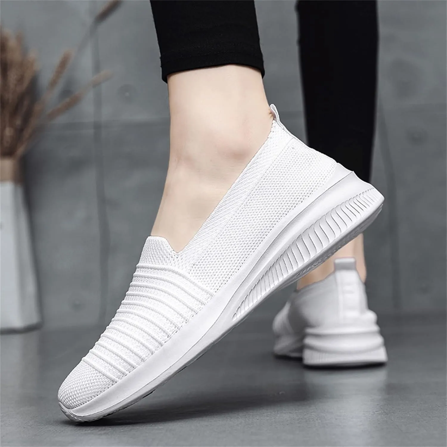 Women's Orthopedic Walking Shoes Slip On Breathable Sneakers Breathable Soft Sole Shoes 2024 New Mesh Sneakers