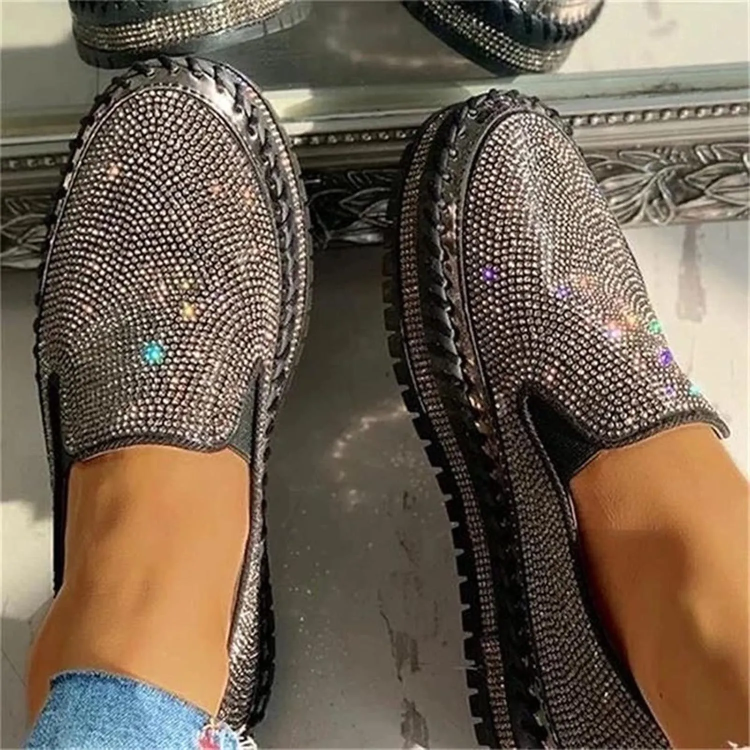 Women's Platform Slip-on Sneakers Round Toe Low Cut Thick Sole Slip On Rhinestones Shoes Flats Flat Skate Walking Shoes