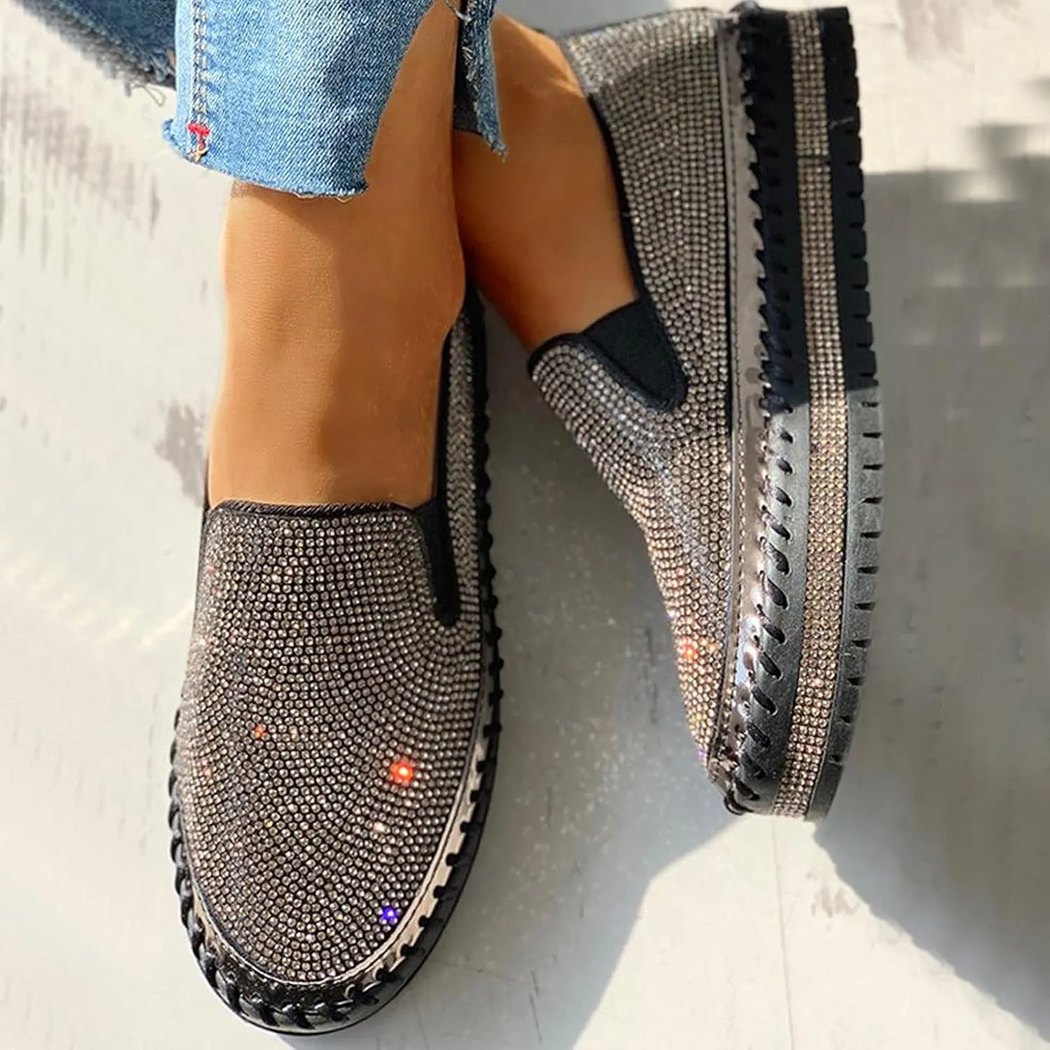 Women's Platform Slip-on Sneakers Round Toe Low Cut Thick Sole Slip On Rhinestones Shoes Flats Flat Skate Walking Shoes